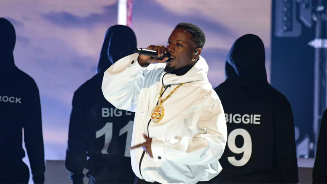 Joey Bada Performs 'Head High' At HipHop Awards Def Pen